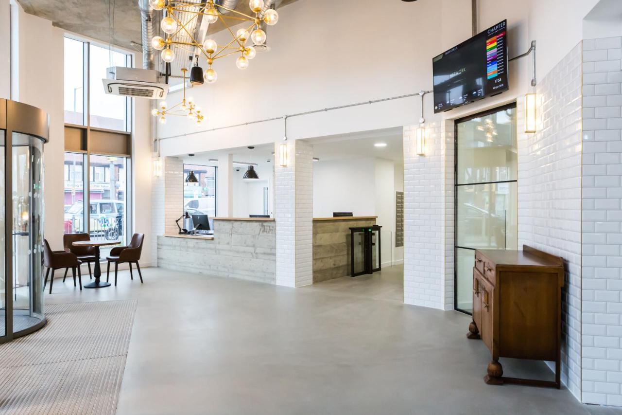 Apartment Contemporary At Chapter White In London
