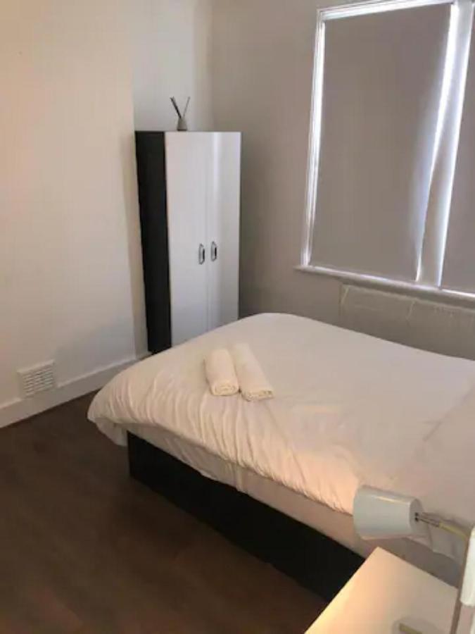 Elite 2 bedroom Flat near portobello road Market * Londres