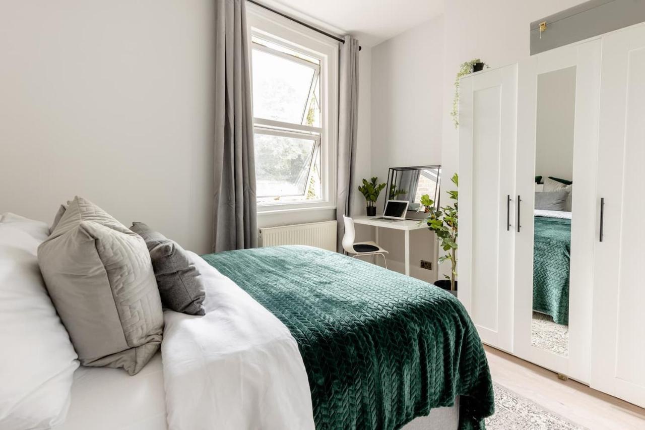 Lovely 2 Bedroom In West Hampstead, Londres