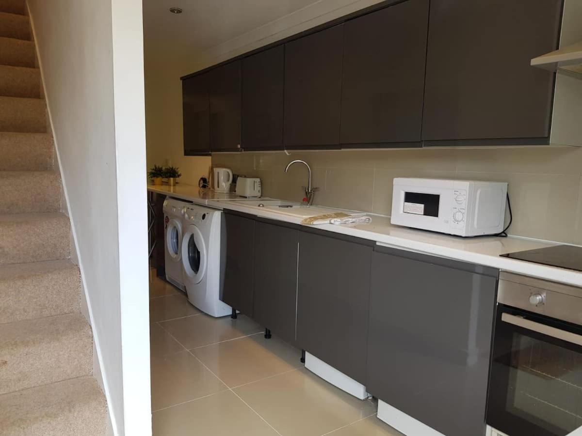 Modern Split Level Flat In Croydon *