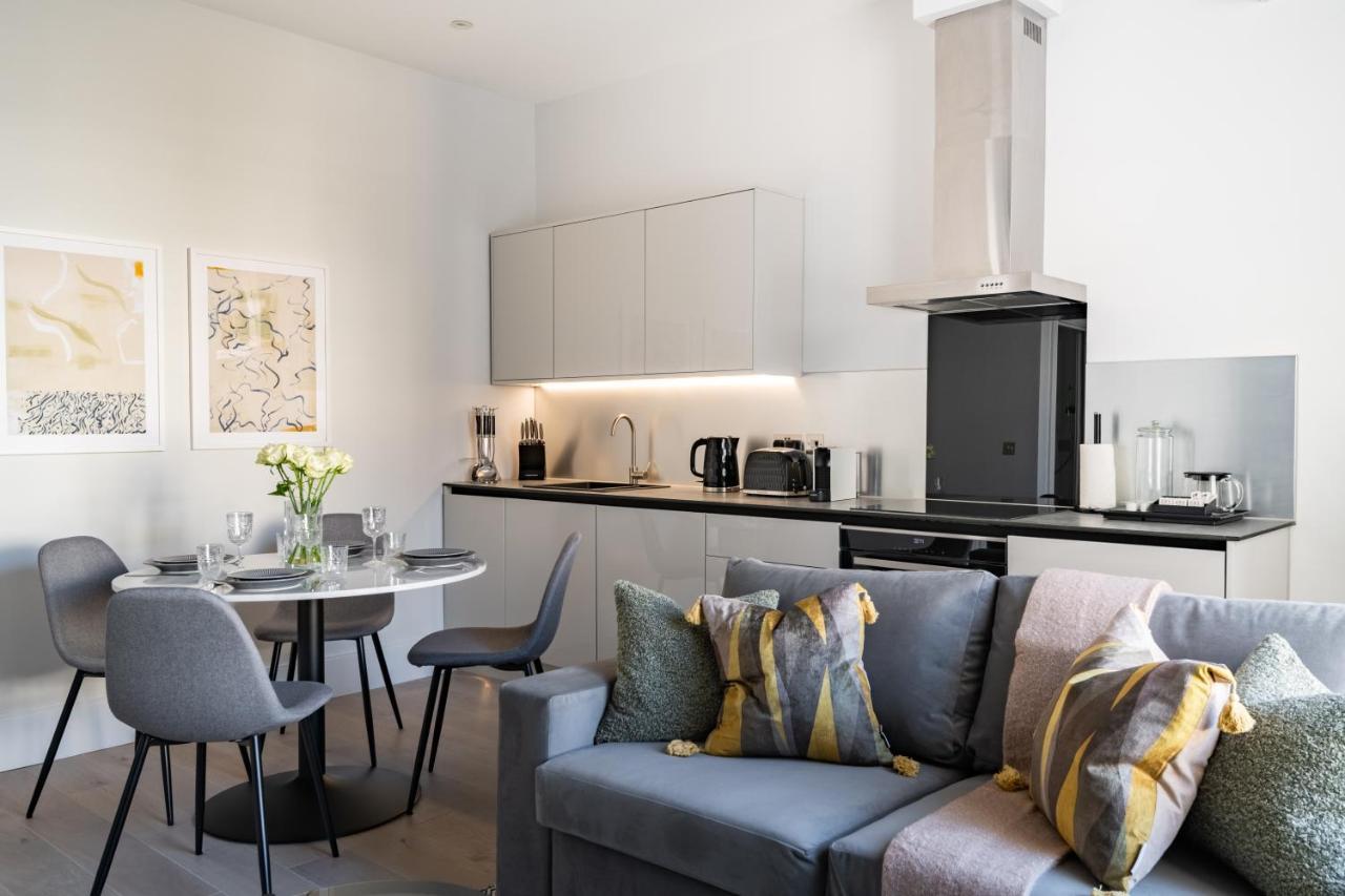 Appartement Queensberry Place By Stayo Londen