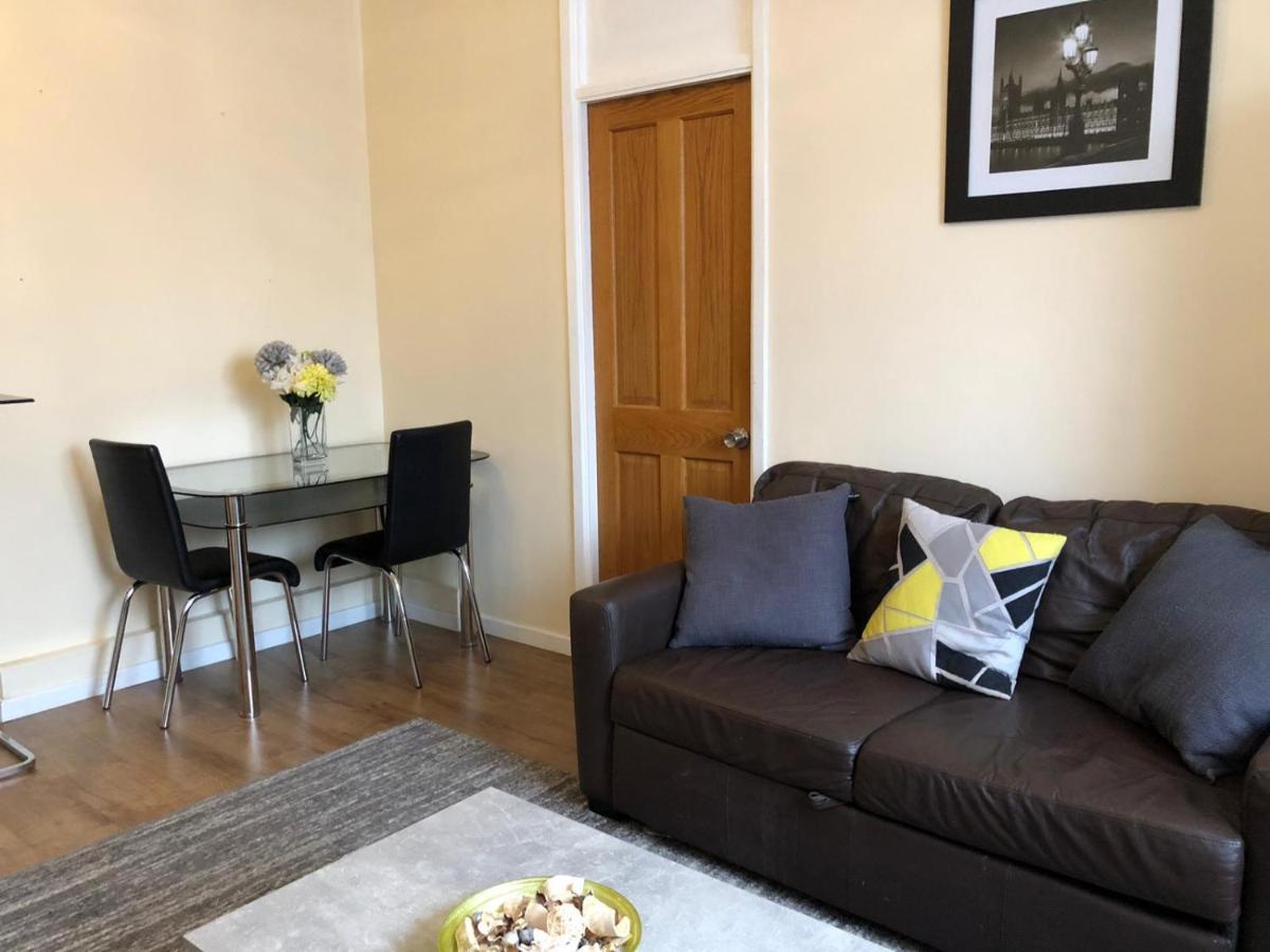 Entire Flat Very Comfortable 1 Bedroom Appartement