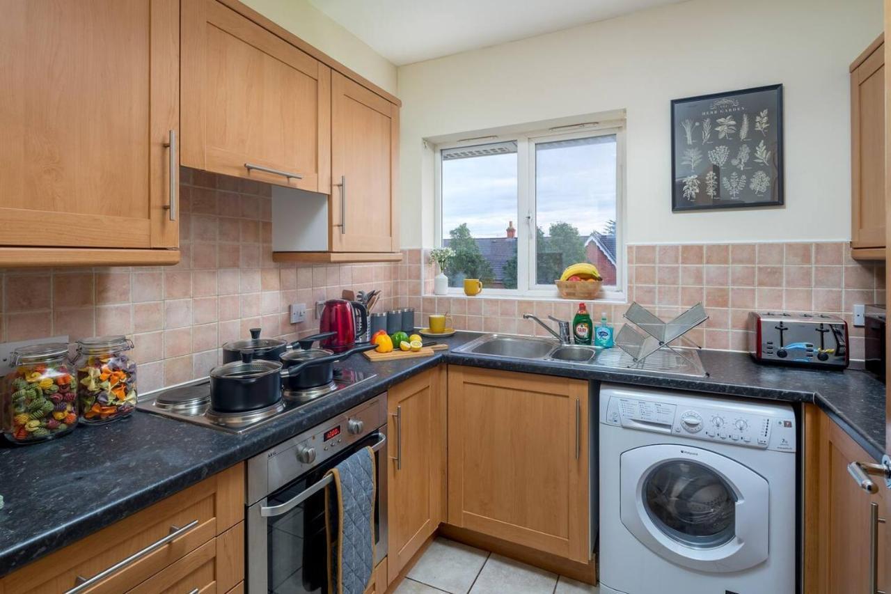 Cozy 2 Bed Flat Walking Distance From Excel