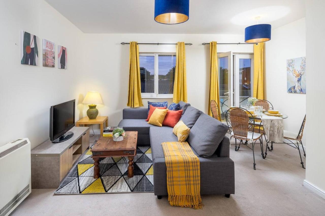Cozy 2 Bed Flat Walking Distance From Excel *