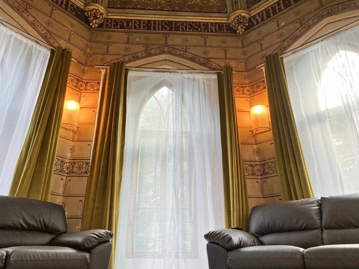 Apartment Rare 1-bed Church Converted In London