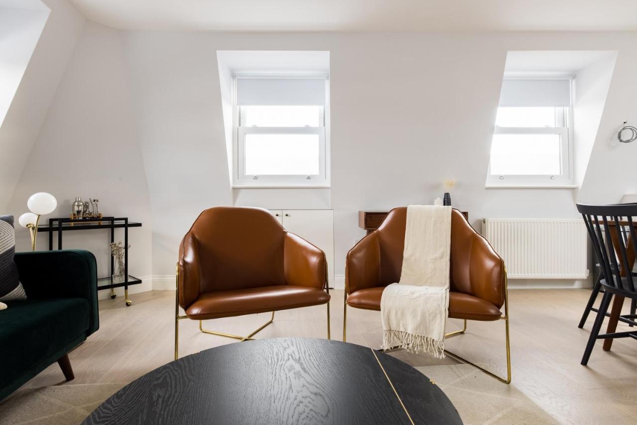 The Margravine Maisonette - Modern & Bright 2bdr Flat