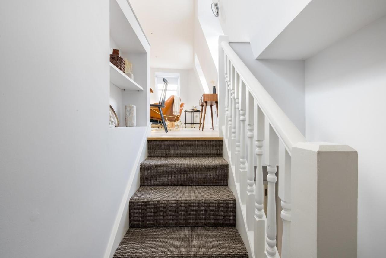 The Margravine Maisonette - Modern & Bright 2bdr Flat *