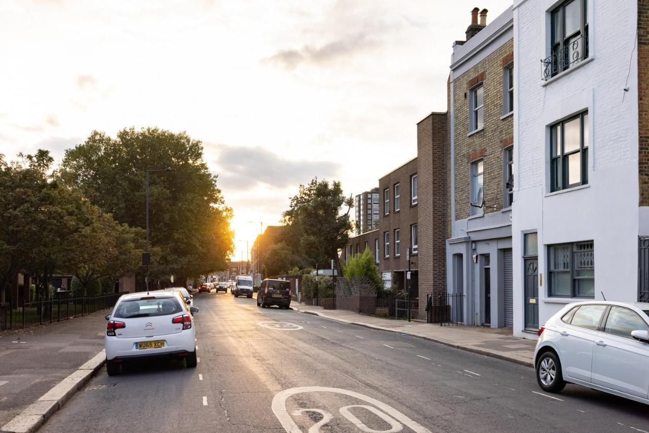 The Margravine Maisonette - Modern & Bright 2bdr Flat Londres