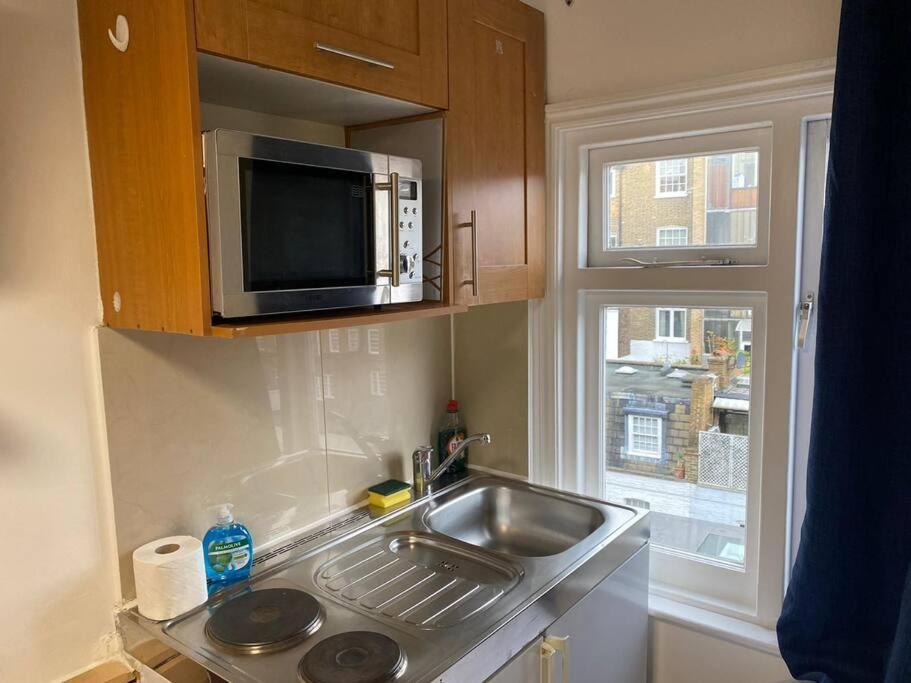 Apartment F14- Single Shared Shower/toilet Near Paddington *