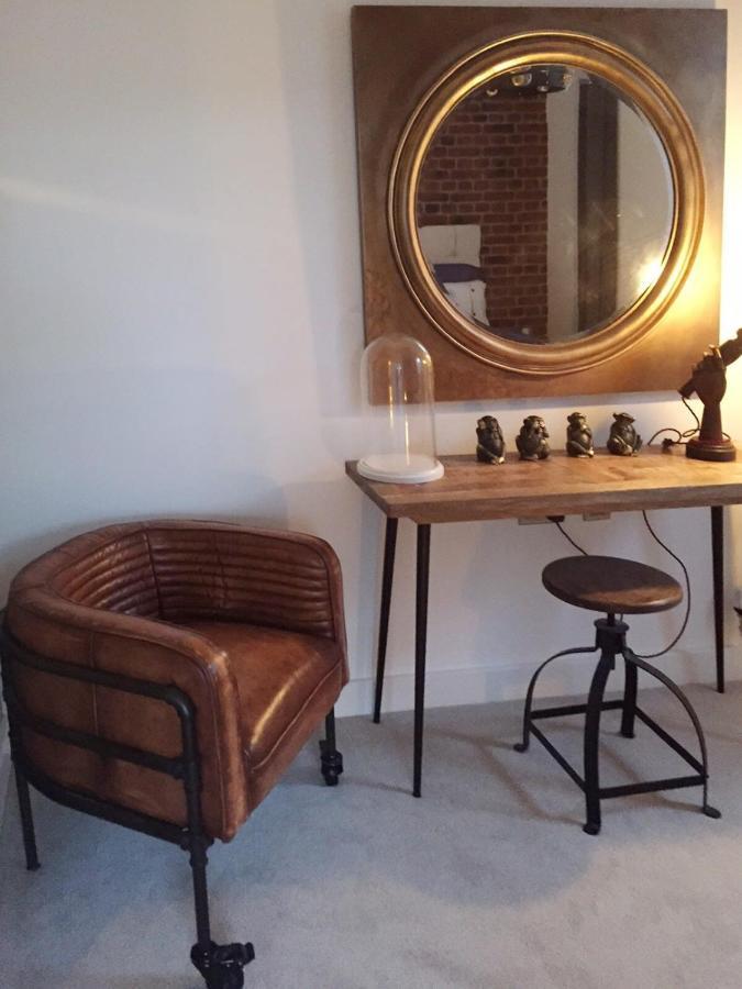 Appartement Spacious 1 Bedroom Split Level Old Pub Conversion Tower Bridge Londen
