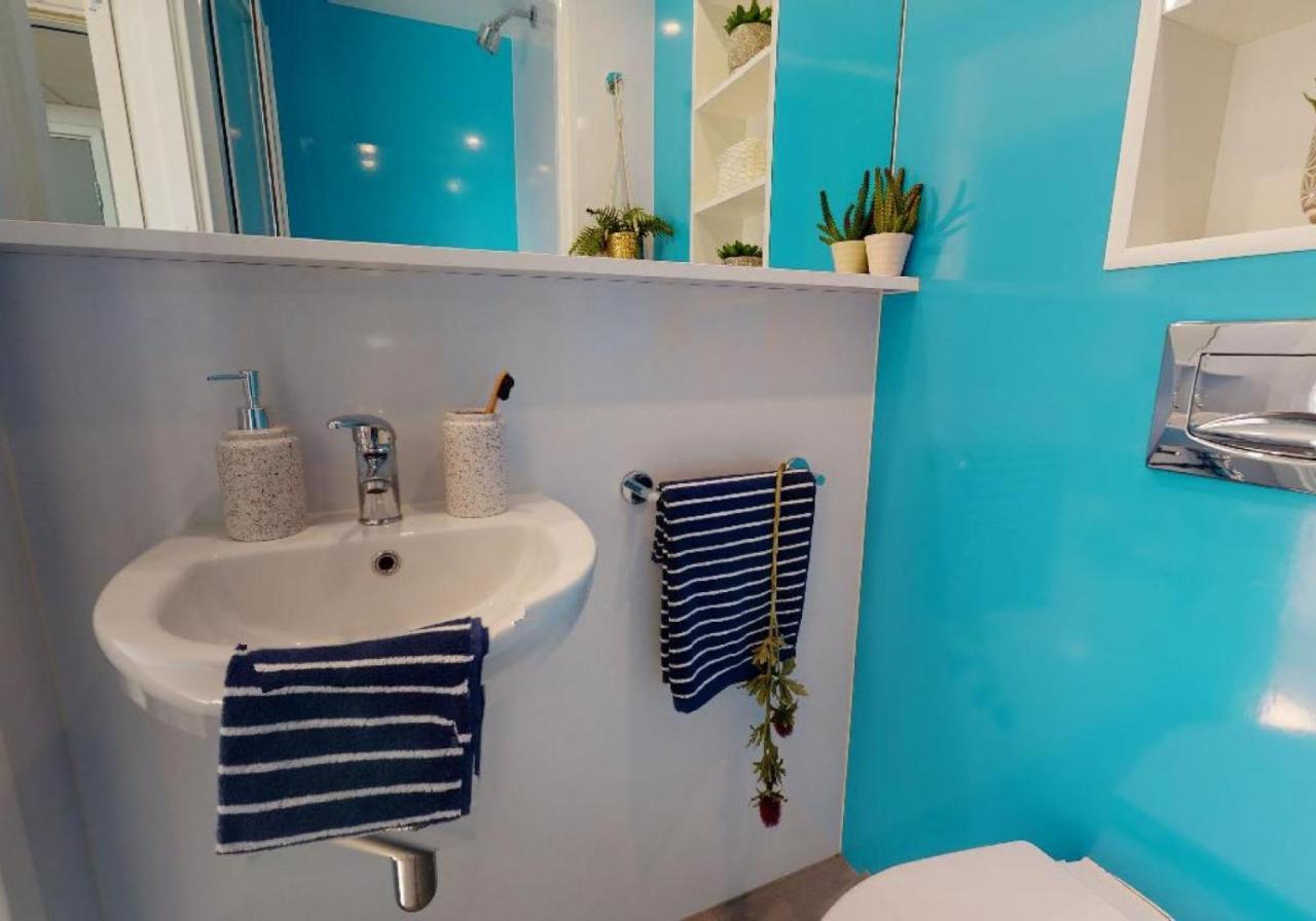 For Students Only Private Bedrooms With Shared Kitchen And At Iq Haywood House In Londres