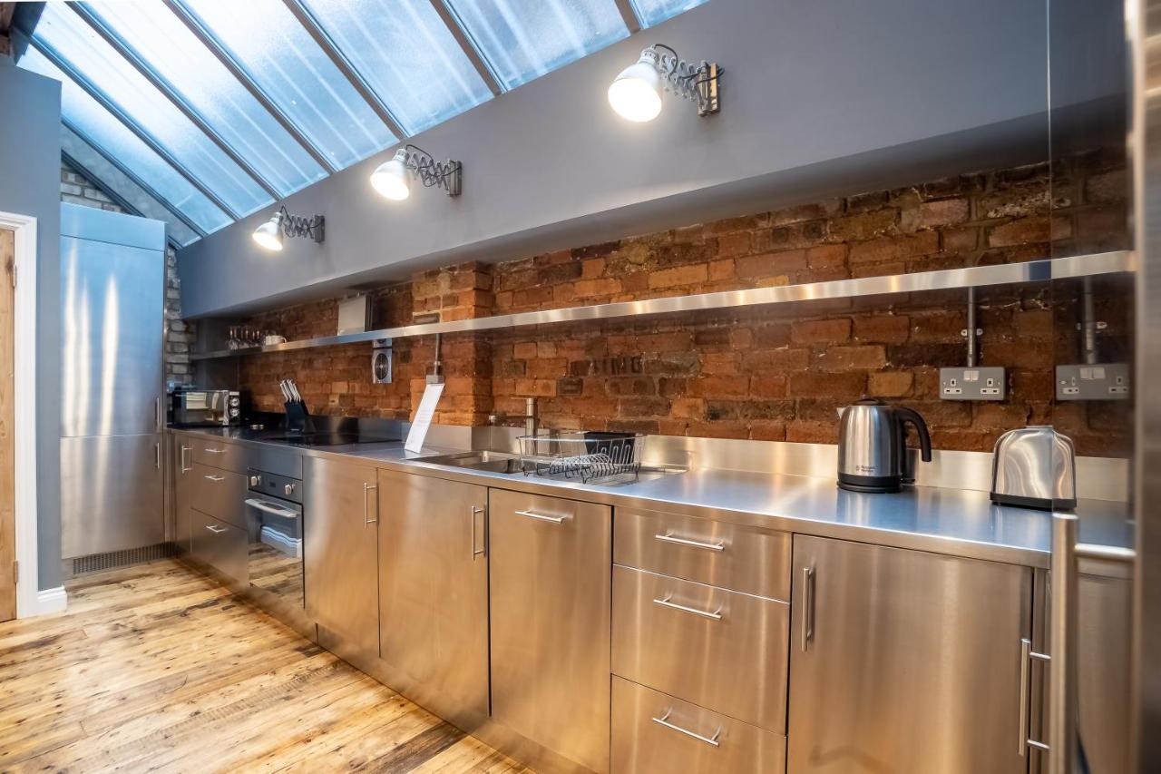 2 Bedroom Bethnal - W Yard View By Opulent Londen