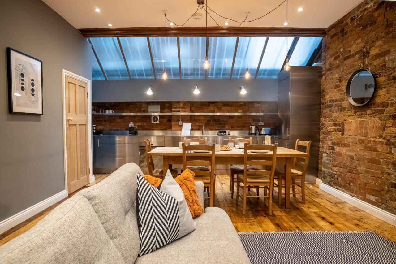 2 Bedroom Bethnal - W Yard View By Opulent Londen