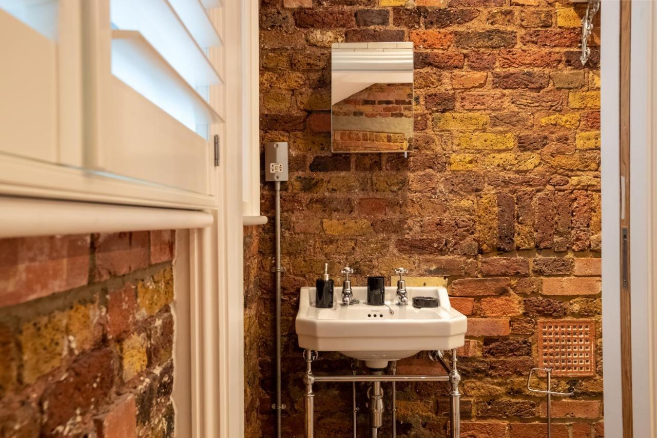 2 Bedroom Bethnal - W Yard View By Opulent Appartement Londen