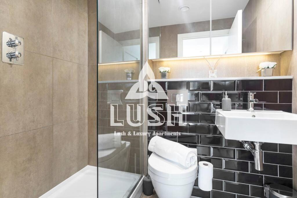 Modern, Stylish Penthouse Next To Wembley Stadium!