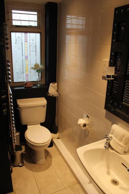 Artistic And Soulful Carnaby Street Movie Pad Londres