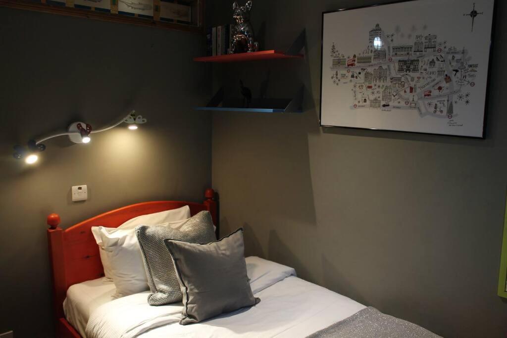 Appartement Artistic And Soulful Carnaby Street Movie Pad