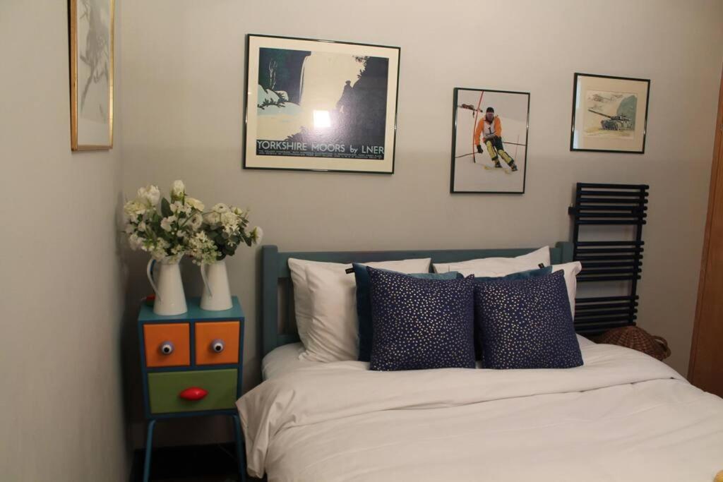 Artistic And Soulful Carnaby Street Movie Pad *
