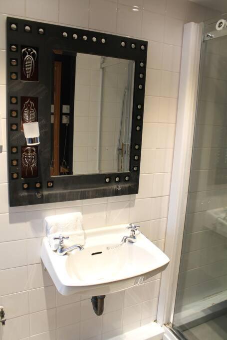 Artistic And Soulful Carnaby Street Movie Pad Appartement *