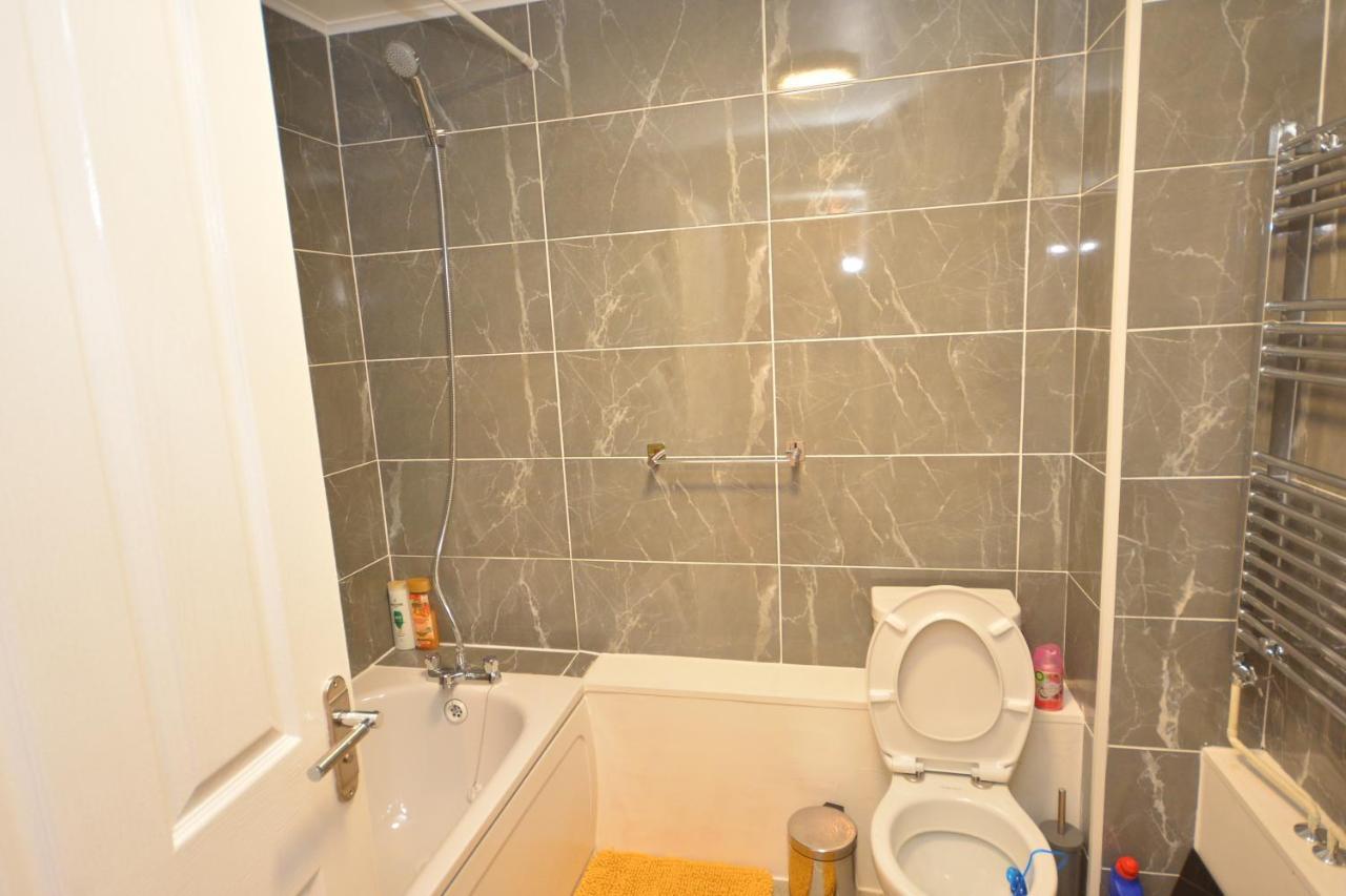 Newly Refurbished 3 Bedroom House *