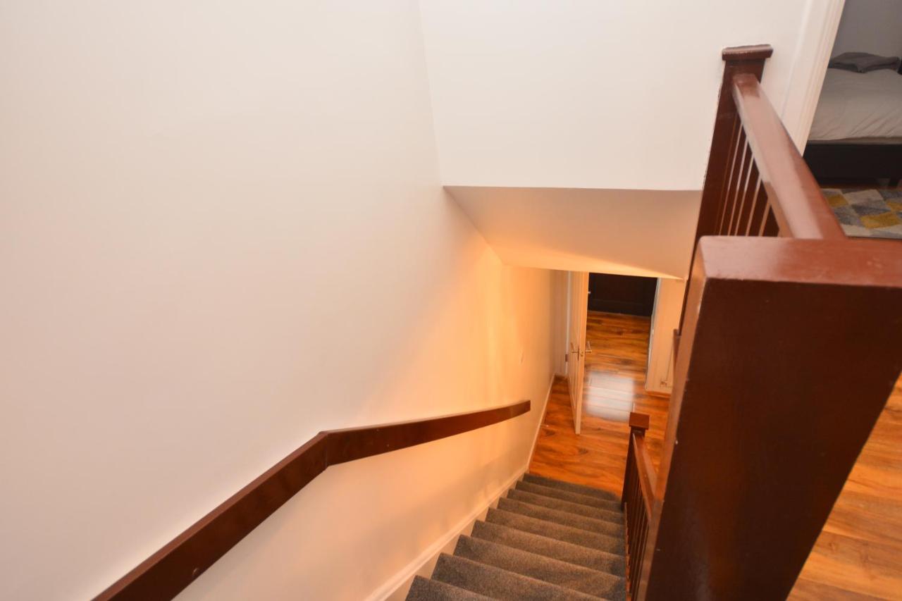Newly Refurbished 3 Bedroom House Appartement *