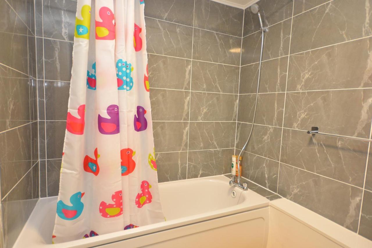 Newly Refurbished 3 Bedroom House * Londres
