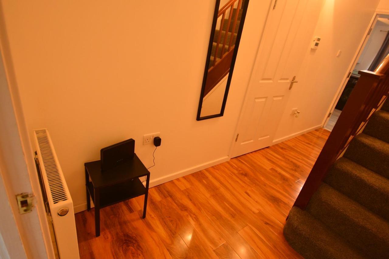 Newly Refurbished 3 Bedroom House *