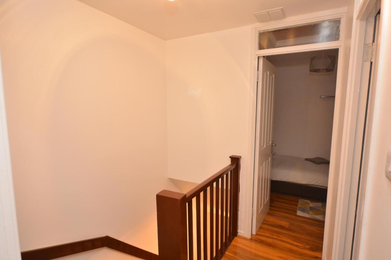 Newly Refurbished 3 Bedroom House Appartement *