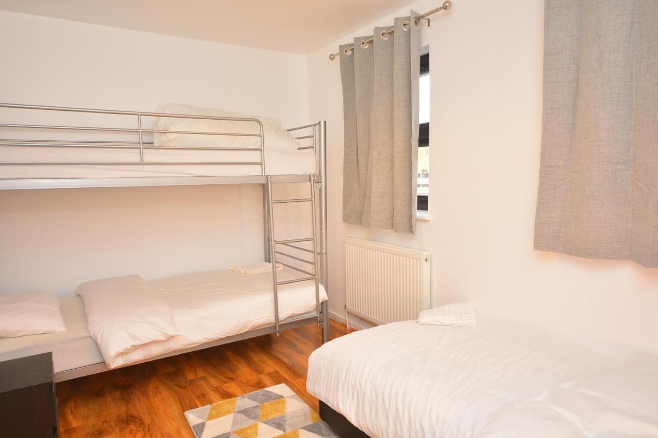 Newly Refurbished 3 Bedroom House *