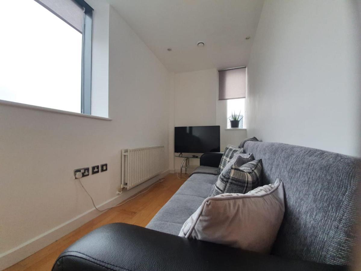 Livestay-modern 3 Bed Apt On 8th Floor With Amazing Views Apartment *