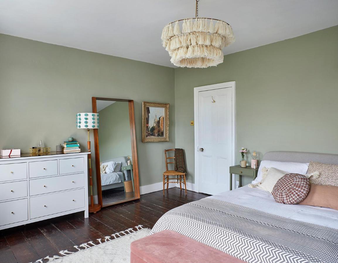 Joivy Stylish 2-bed House With Private Garden In Hackney *