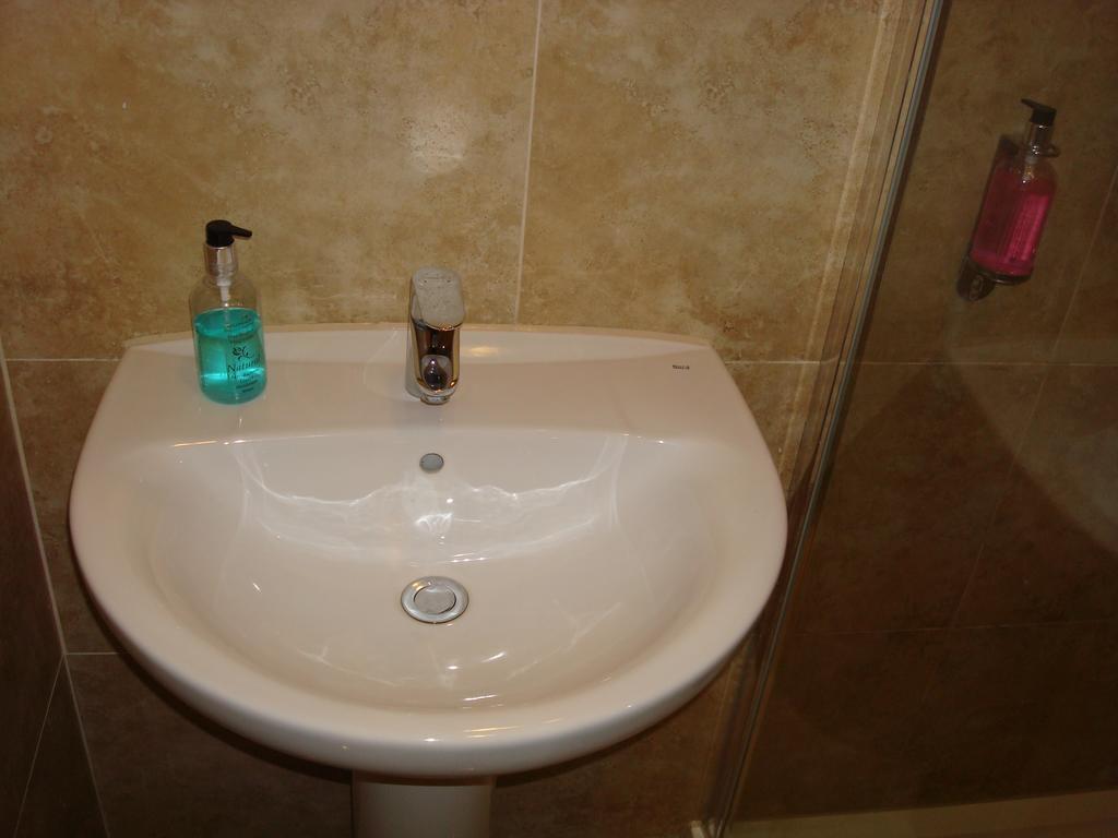 Herberg Forest Gate - Free Parking Limited Spaces Londen