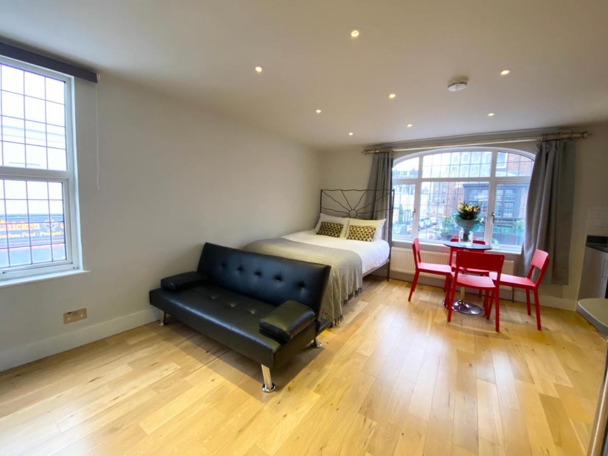 Stylish Maisonette And In Victoria Londres