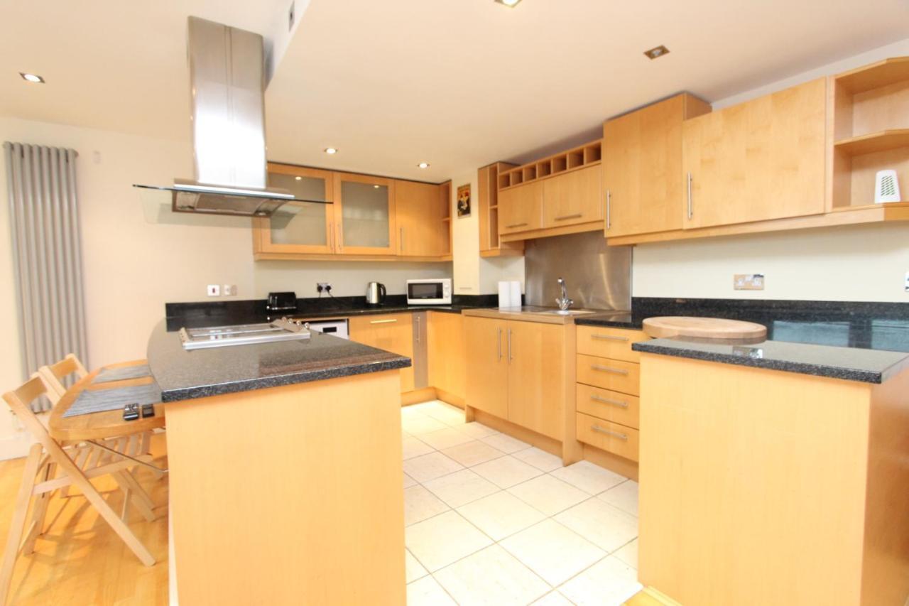 Lovely 2-bedroom In Docklands, E14 Londres