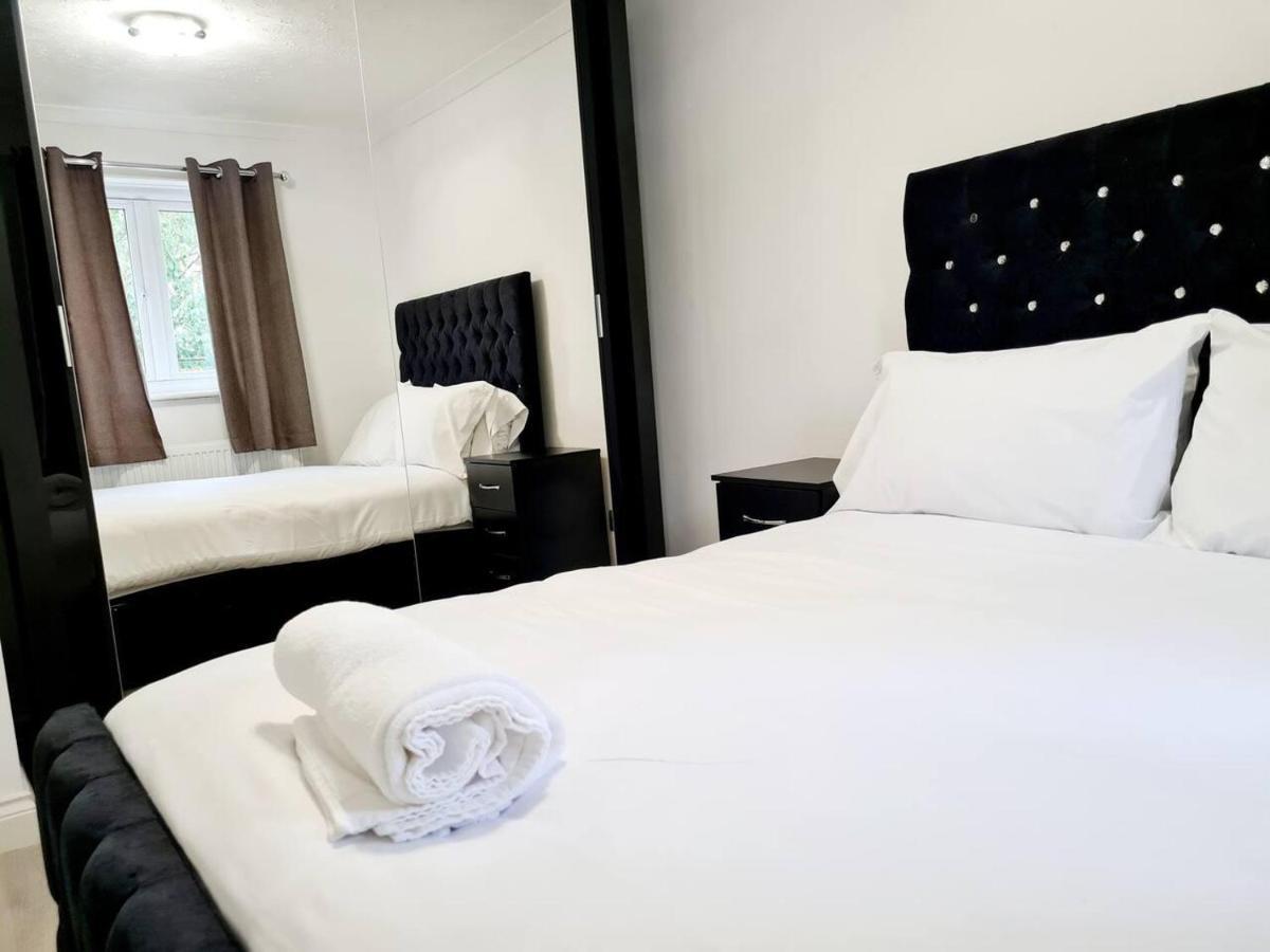 Modern & Spacious - Walk To Excel- Parking Casa de férias Londres