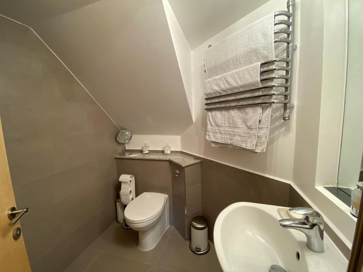 A Sun Drenched Garden Flat In The Heart Of Fulham