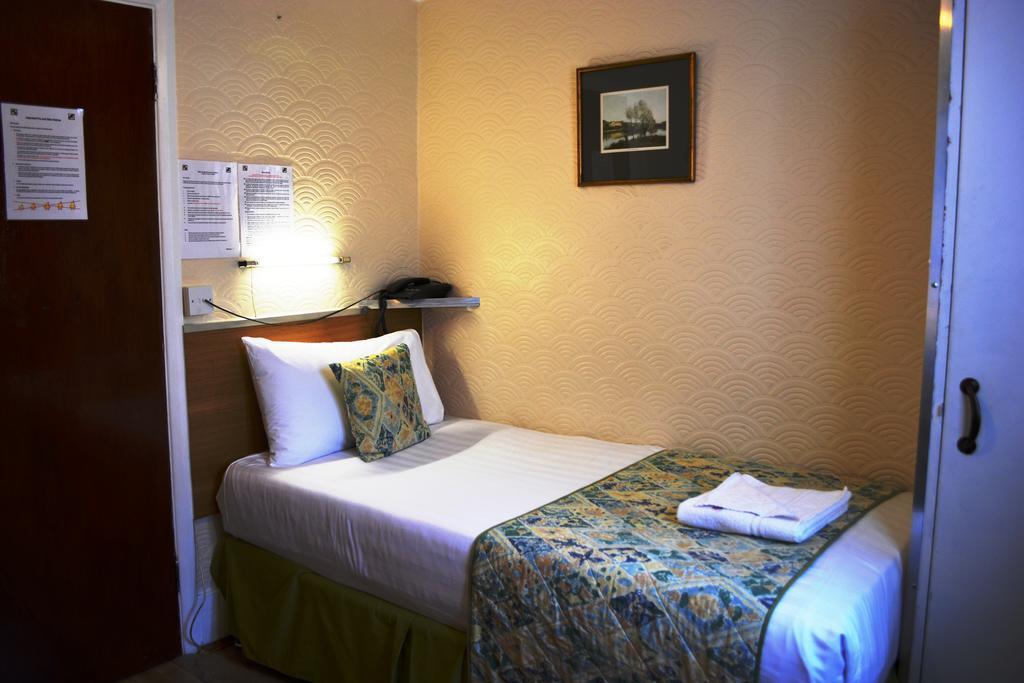 Falcon Hotel 3*