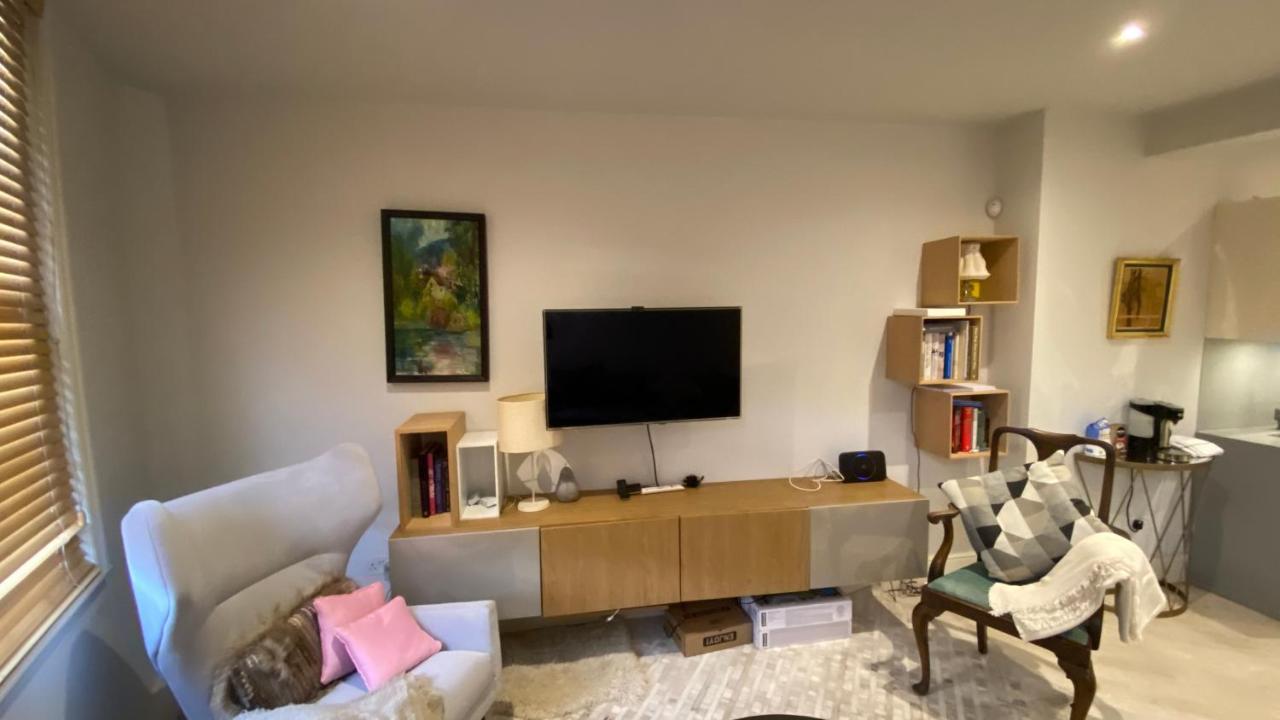 Stunning 3-bed House In Westminster Hébergement de vacances Londres
