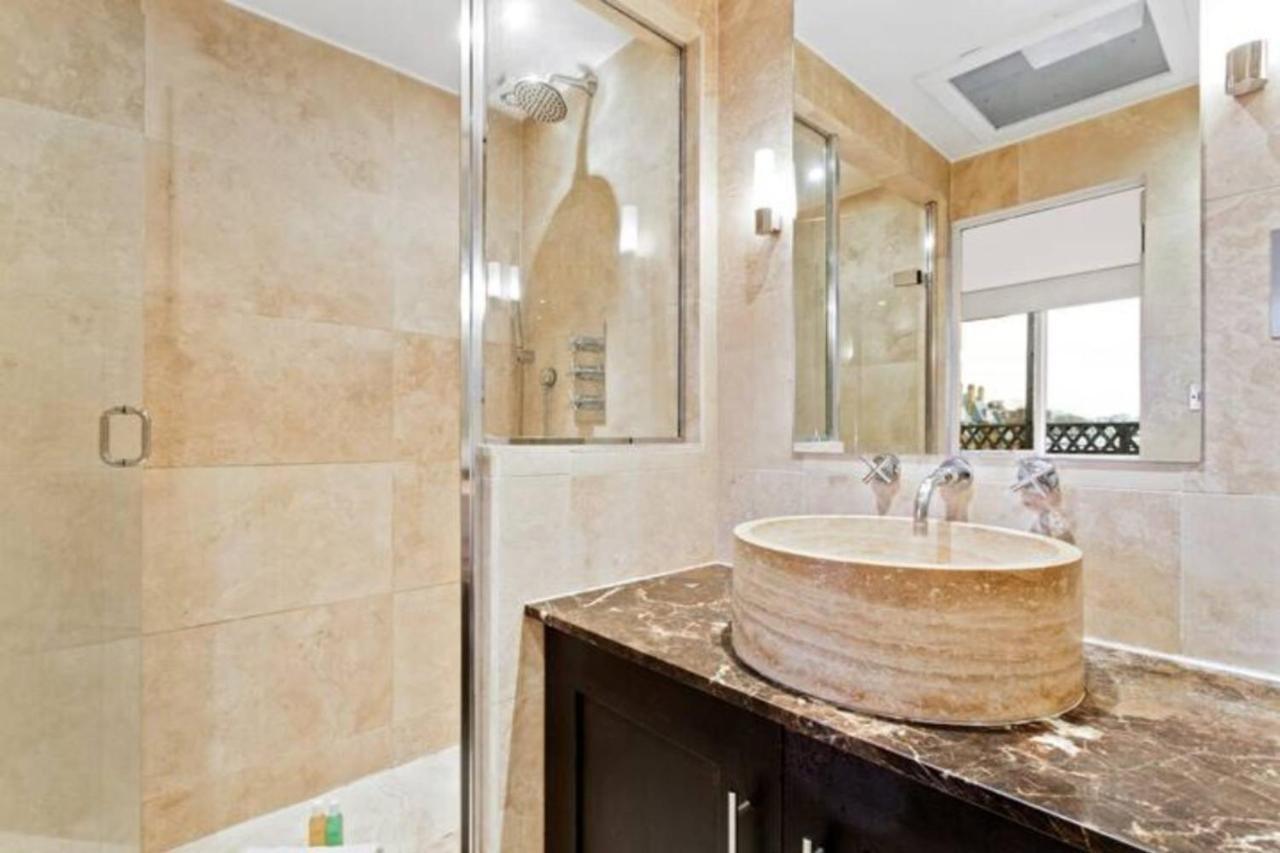 Appartement Bright 2 Bedroom Near The Natural History Museum Londen