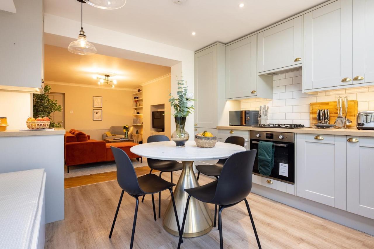 The Richmond Upon Thames Escape - Modern 2bdr Flat With Garden And Parking Apartment