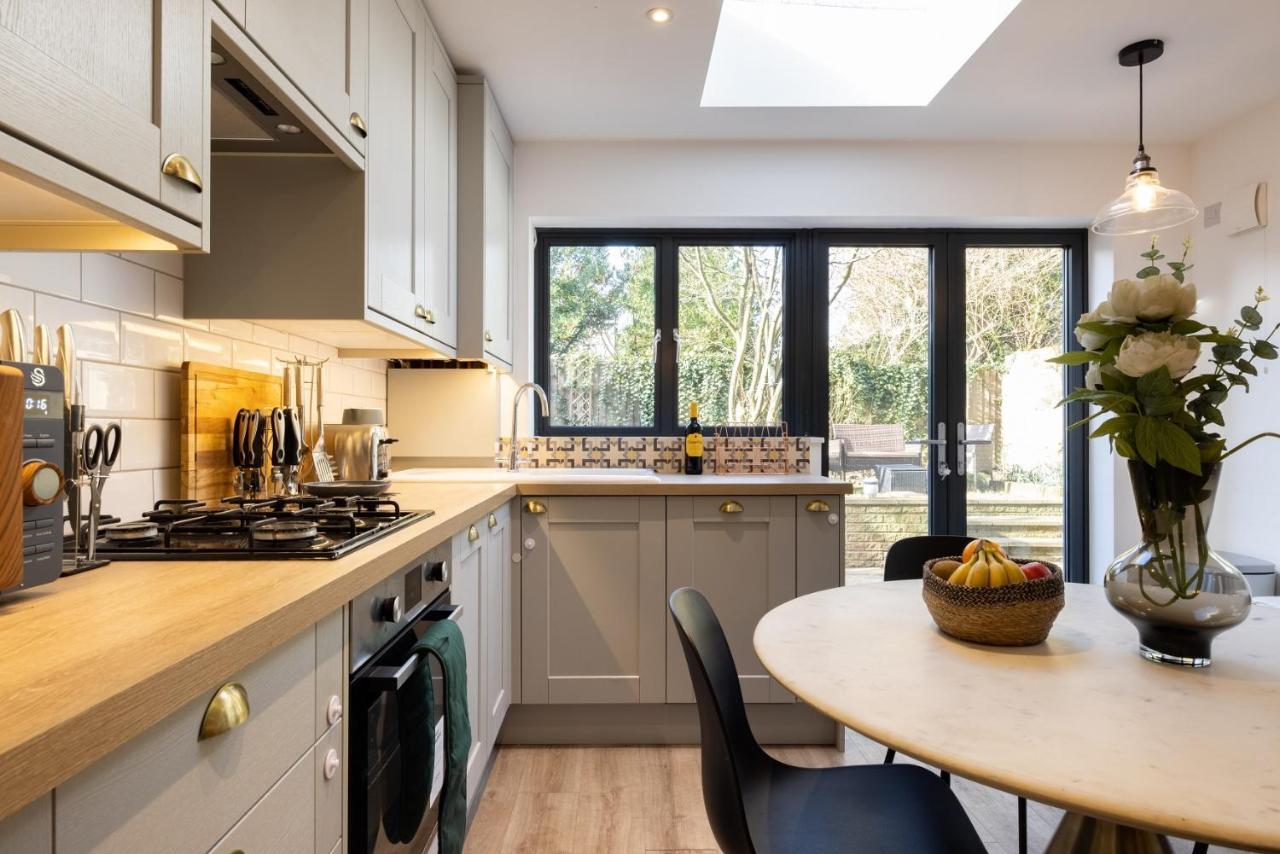 The Richmond Upon Thames Escape - Modern 2bdr Flat With Garden And Parking *