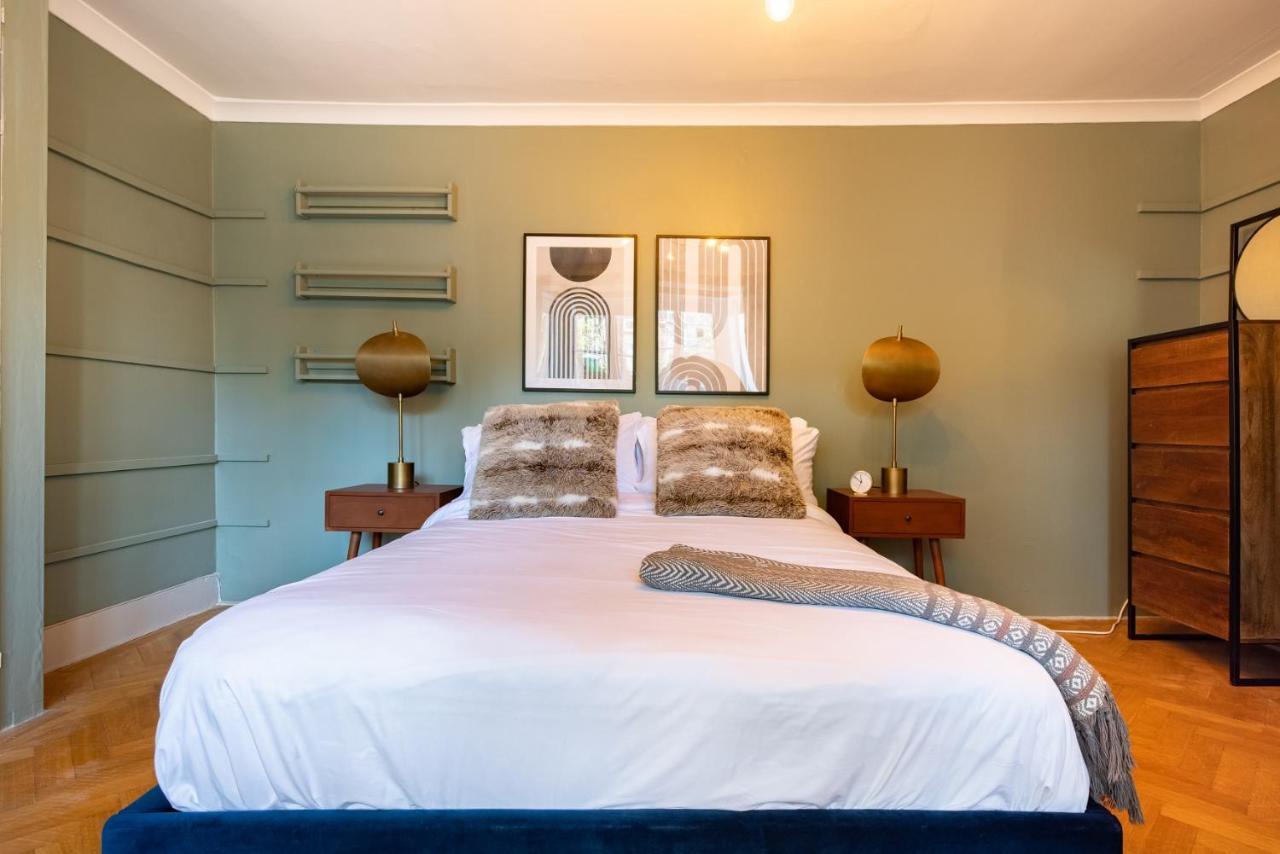 The Richmond Upon Thames Escape - Modern 2bdr Flat With Garden And Parking Apartment London