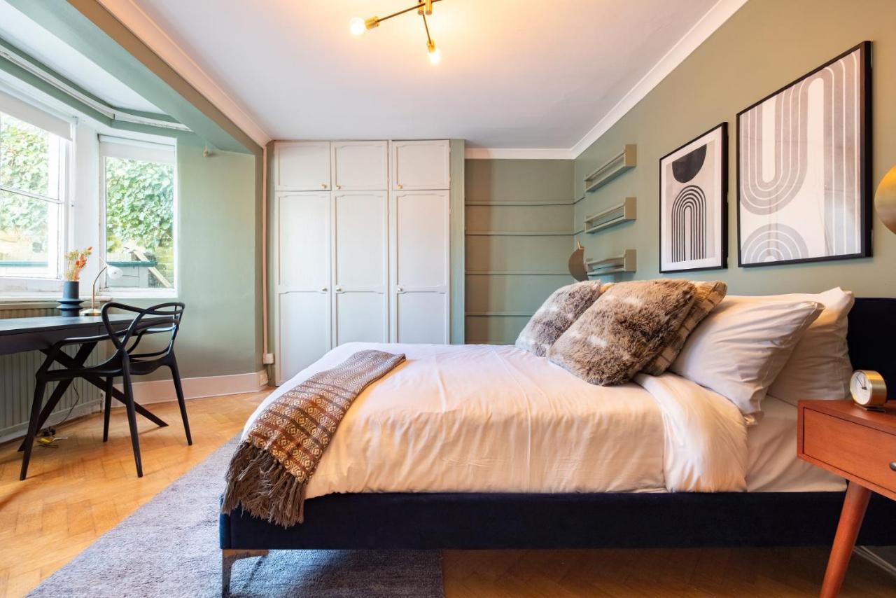 The Richmond Upon Thames Escape - Modern 2bdr Flat With Garden And Parking Apartment