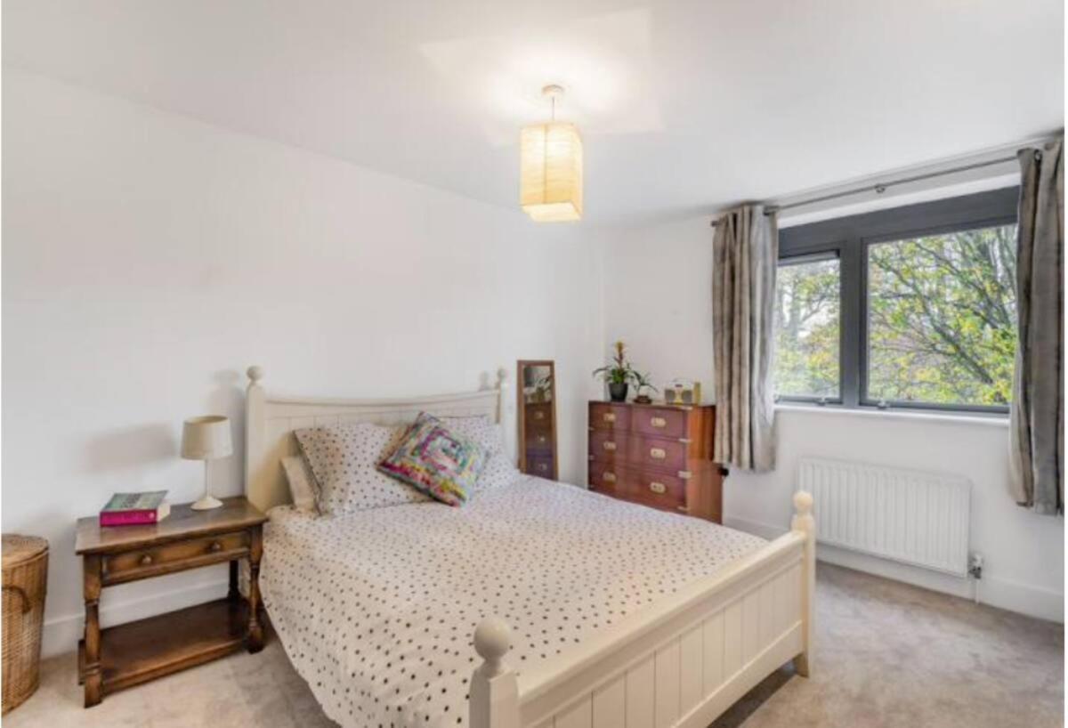 Spacious, Bright And Modern Flat In Holloway *