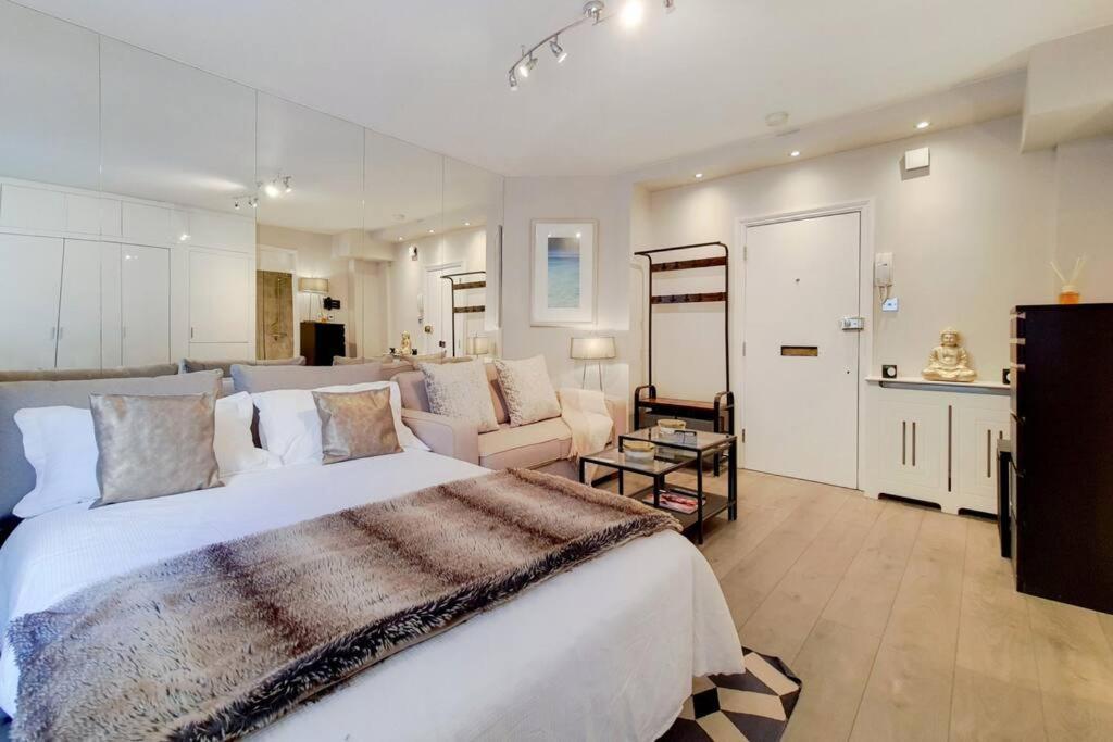 Stylish Knightsbridge Studio, Steps From Harrods. Appartement