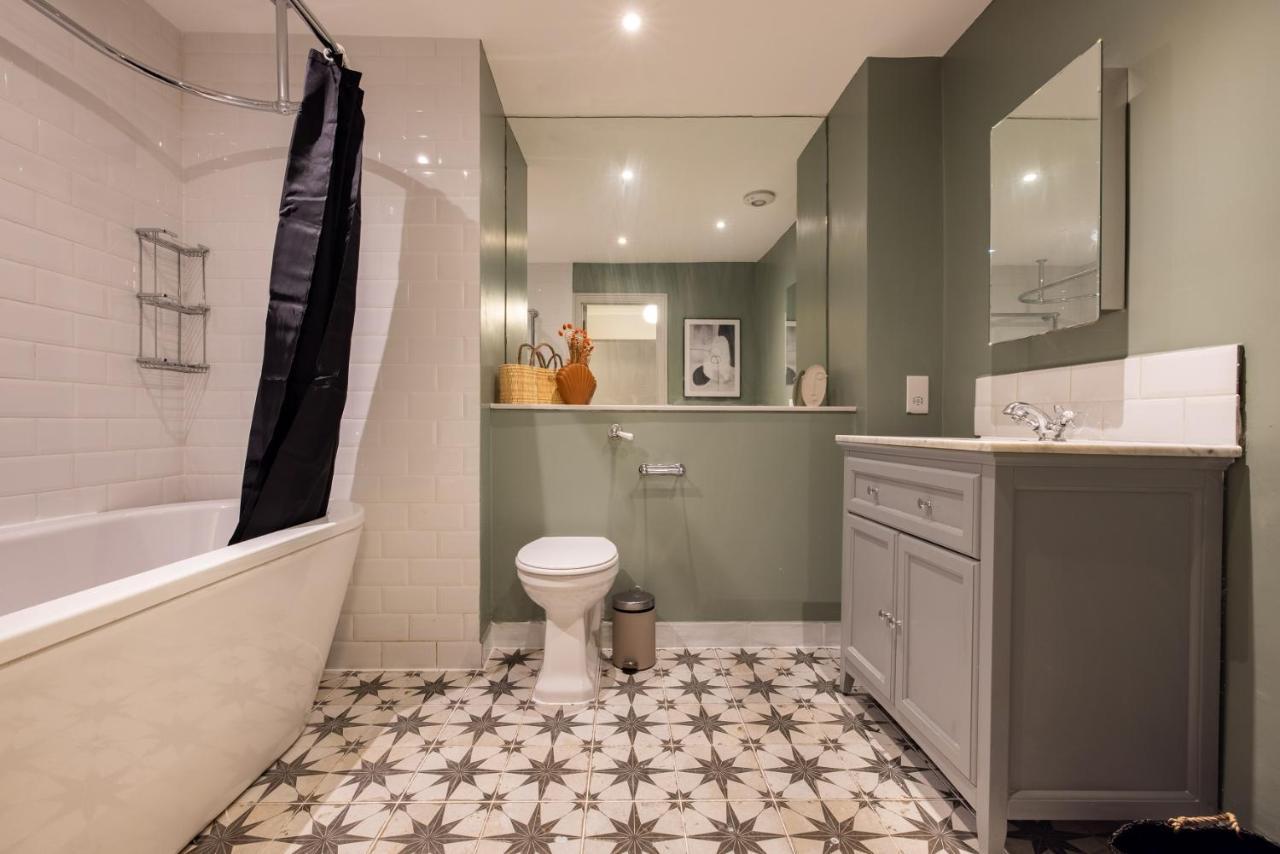 Apartment The Richmond Upon Thames Escape - Modern 2bdr Flat With Garden And Parking London