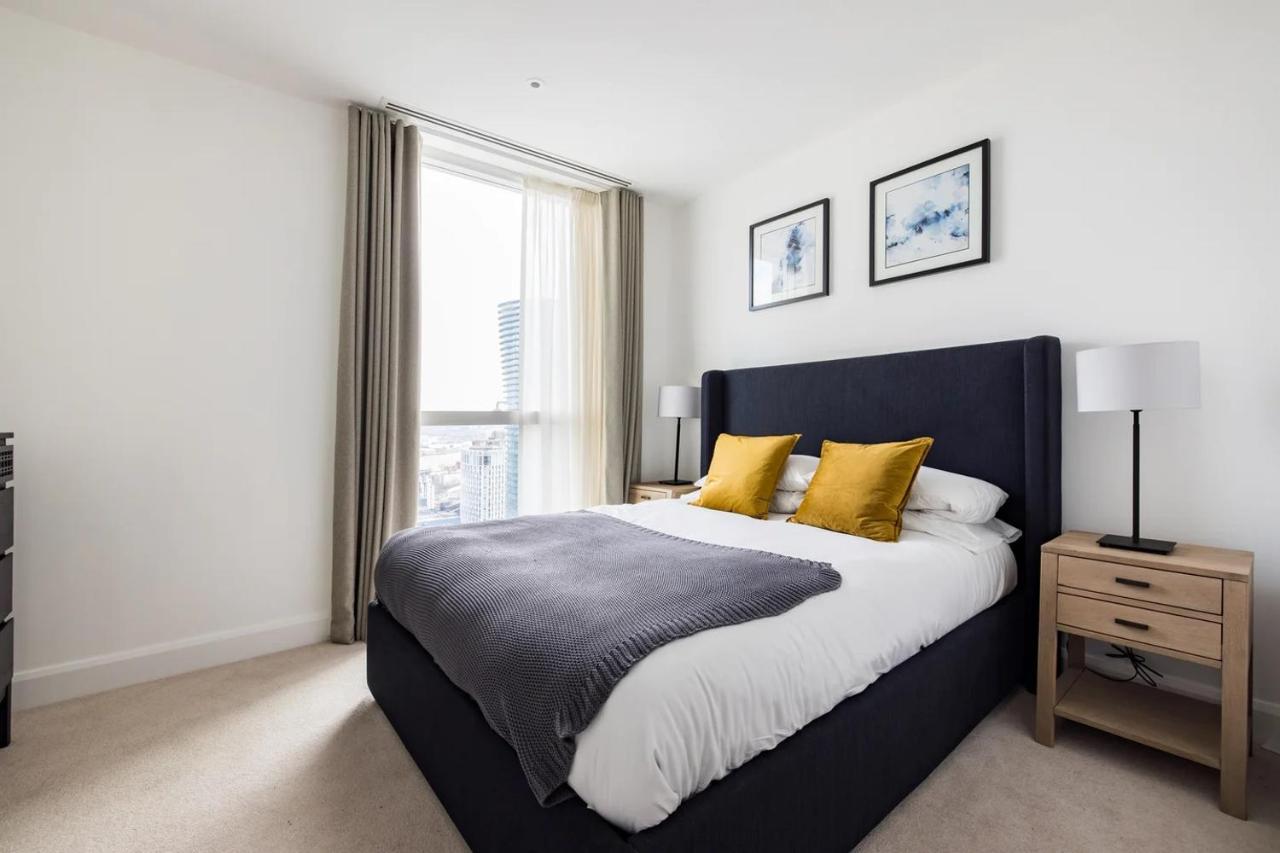 Charles Hope Canary Wharf South Quay Londen