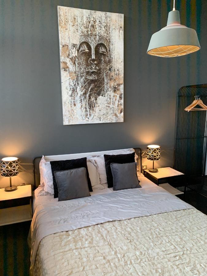 Homestay Burgess Park Penthouse