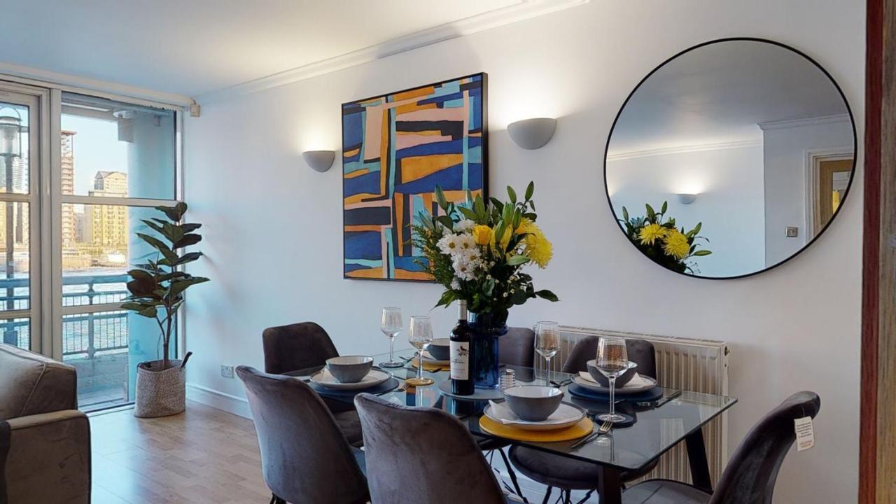 Docklands Riverside Superior 3 Bedroom Apartment By Delta Accomodation * Londres