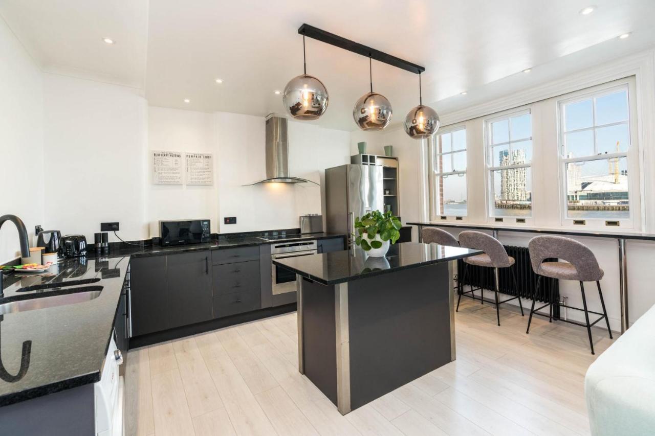 Stunning 3bd Riverside Flat Communal Roof Terrace Appartement Londen